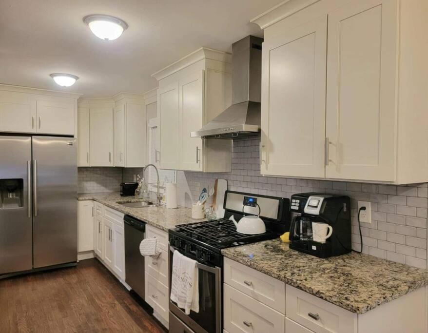 Refreshed!! Private 4Brms 2 Bath - 2 King Beds!! Βίλα Smyrna Εξωτερικό φωτογραφία