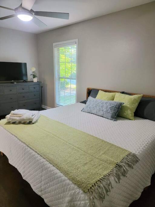 Refreshed!! Private 4Brms 2 Bath - 2 King Beds!! Βίλα Smyrna Εξωτερικό φωτογραφία