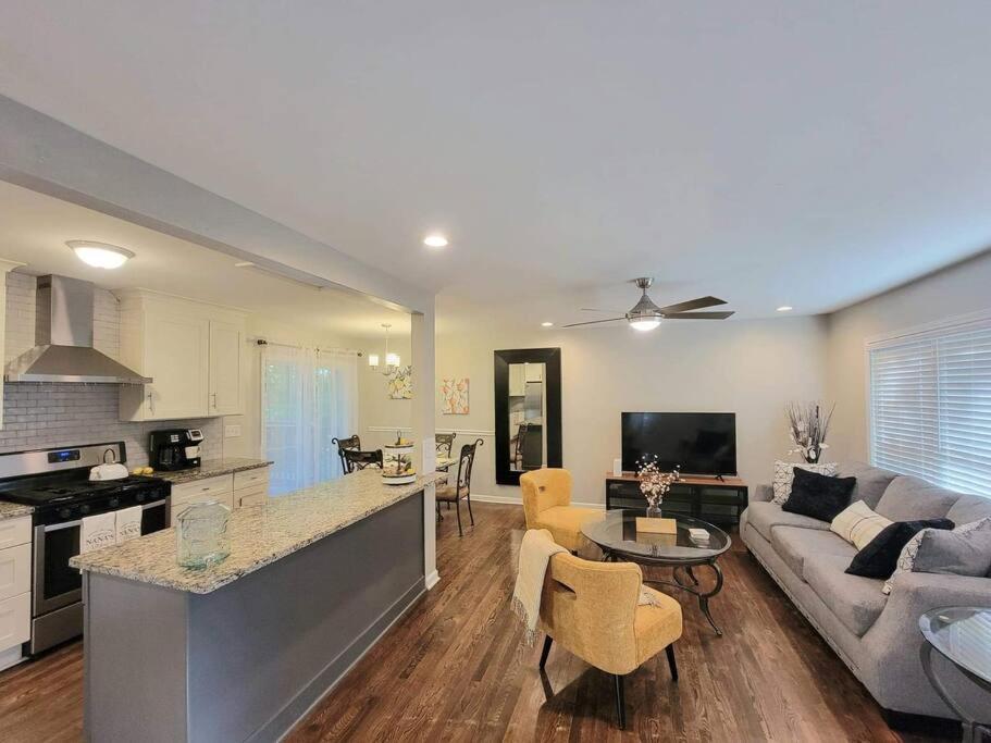 Refreshed!! Private 4Brms 2 Bath - 2 King Beds!! Βίλα Smyrna Εξωτερικό φωτογραφία